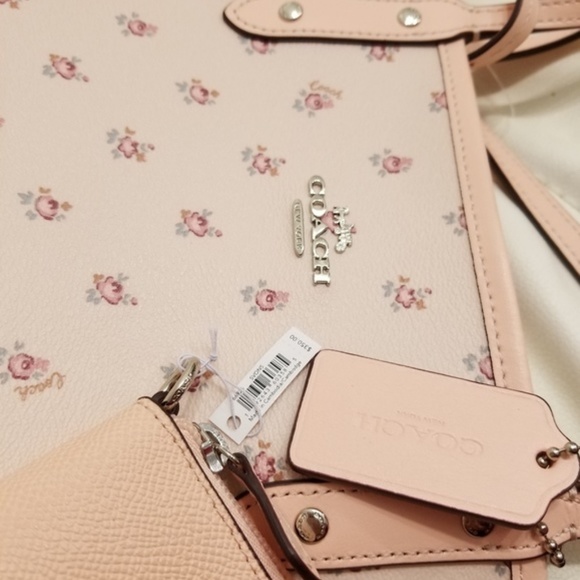 🚫SOLD🚫NWT COACH REV CITY TOTE & WRISTLET SET - Picture 6 of 8